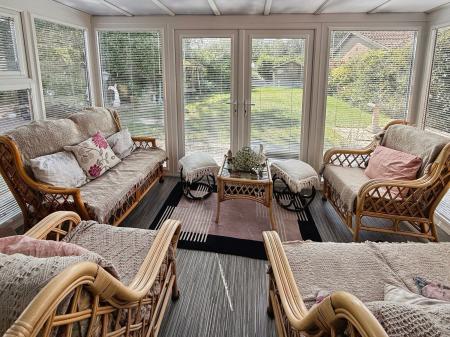 2 bedroom Detached bungalow for sale in Hadleigh Drive, Lincoln, LN6
