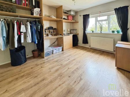 3 bedroom Detached house for sale in Huntlea Avenue, Lincoln, LN6
