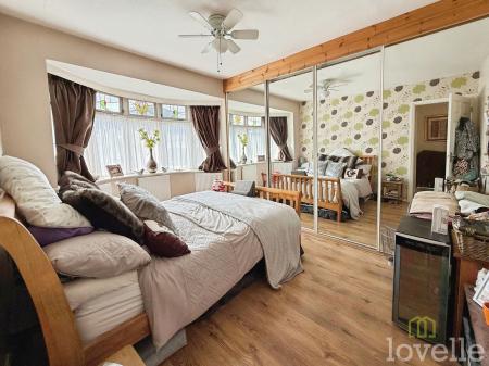3 bedroom Detached house for sale in Huntlea Avenue, Lincoln, LN6