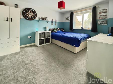 4 bedroom Semi-detached house for sale in Thistle Way, Witham St. Hughs, LN6