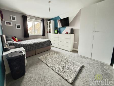 4 bedroom Semi-detached house for sale in Thistle Way, Witham St. Hughs, LN6