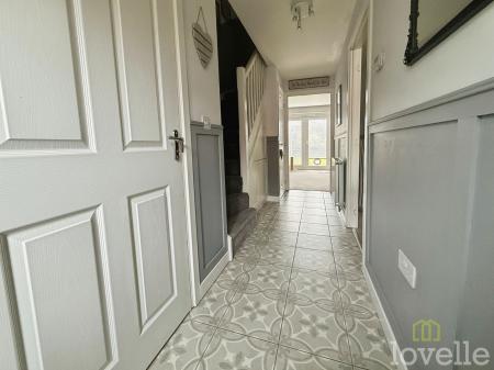 4 bedroom Semi-detached house for sale in Thistle Way, Witham St. Hughs, LN6