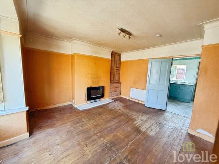 3 bedroom Semi-detached house for sale in Bell Grove, Lincoln, LN6
