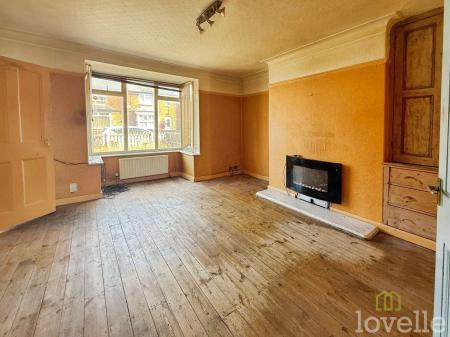 3 bedroom Semi-detached house for sale in Bell Grove, Lincoln, LN6