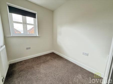3 bedroom Semi-detached house to let in Lucius Close, North Hykeham, LN6