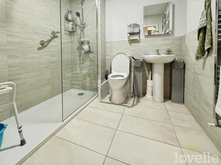 2 bedroom Flat for sale in Boultham Park Road, Home Grange Boultham Park Road, LN6