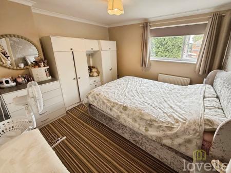 3 bedroom Semi-detached house for sale in Usher Avenue, Lincoln, LN6