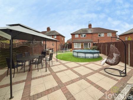 3 bedroom Semi-detached house for sale in Usher Avenue, Lincoln, LN6