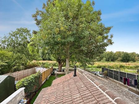 3 bedroom Terraced House for sale in St. Catherines Grove, Lincoln, LN5