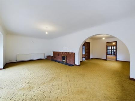 3 bedroom Detached bungalow to let in Newark Road, Lincoln, LN6