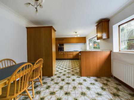 3 bedroom Detached bungalow to let in Newark Road, Lincoln, LN6