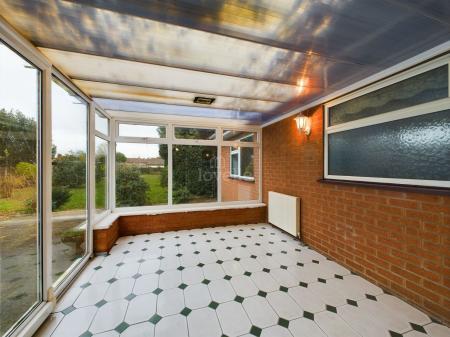 3 bedroom Detached bungalow to let in Newark Road, Lincoln, LN6