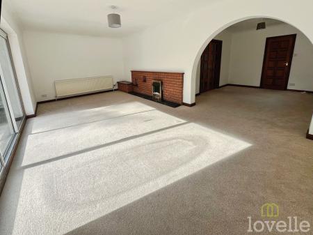 3 bedroom Detached bungalow to let in Newark Road, Lincoln, LN6
