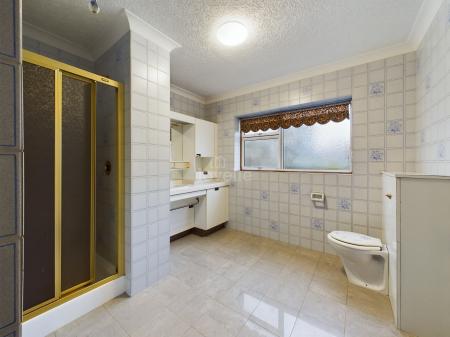3 bedroom Detached bungalow to let in Newark Road, Lincoln, LN6