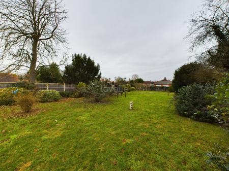 3 bedroom Detached bungalow to let in Newark Road, Lincoln, LN6