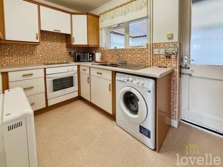 1 bedroom Semi-detached bungalow for sale in St. Claires Court, Lincoln, LN6