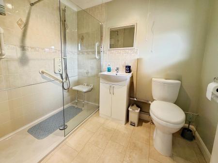 1 bedroom Semi-detached bungalow for sale in St. Claires Court, Lincoln, LN6