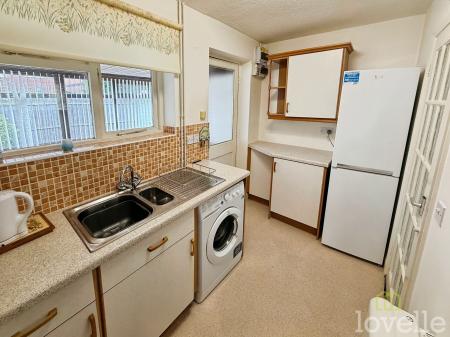 1 bedroom Semi-detached bungalow for sale in St. Claires Court, Lincoln, LN6
