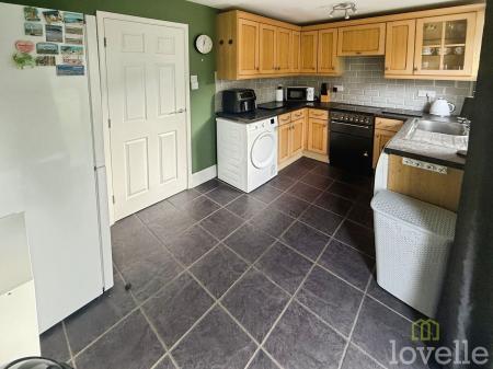 2 bedroom Semi-detached house to let in Harlaxton Drive, Lincoln, LN6