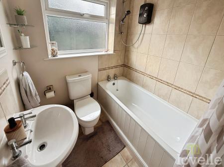 2 bedroom Semi-detached house to let in Harlaxton Drive, Lincoln, LN6