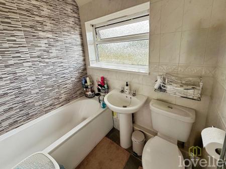 3 bedroom Terraced House for sale in Coult Avenue, North Hykeham, LN6