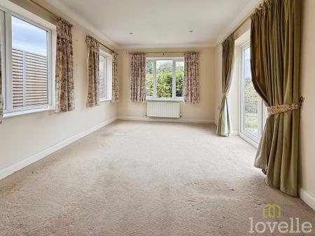 3 bedroom Detached bungalow for sale in Grantham Road, Waddington, LN5