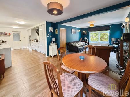 4 bedroom Detached house for sale in Wickenby Close, North Hykeham, LN6