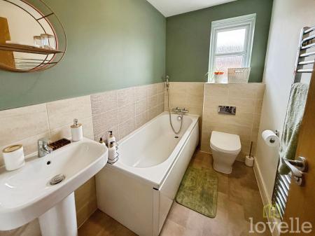 4 bedroom Detached house for sale in Ivy Bank, Witham St. Hughs, LN6