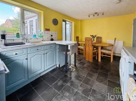 3 bedroom Semi-detached house for sale in The Gleanings, Navenby, LN5