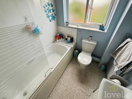 3 bedroom Semi-detached house for sale in The Gleanings, Navenby, LN5