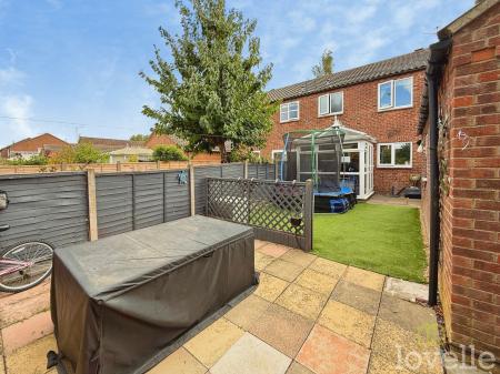 3 bedroom Semi-detached house for sale in The Gleanings, Navenby, LN5
