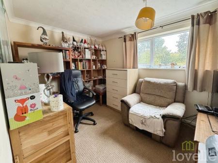 3 bedroom Semi-detached house for sale in Lindholme Road, Lincoln, LN6