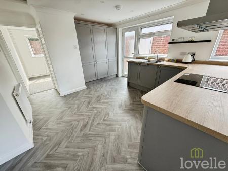 3 bedroom Detached bungalow for sale in Garrick Close, Lincoln, LN5