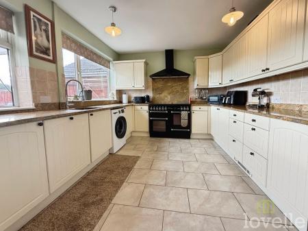 4 bedroom Detached bungalow for sale in Meadow Lane, North Hykeham, LN6
