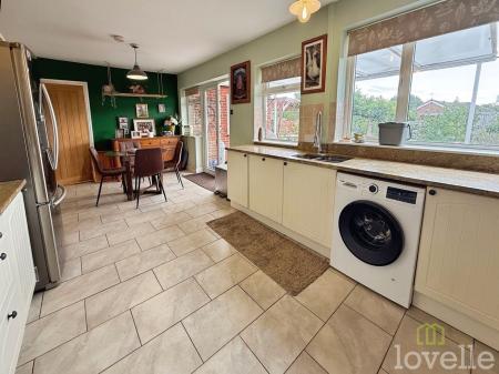 4 bedroom Detached bungalow for sale in Meadow Lane, North Hykeham, LN6