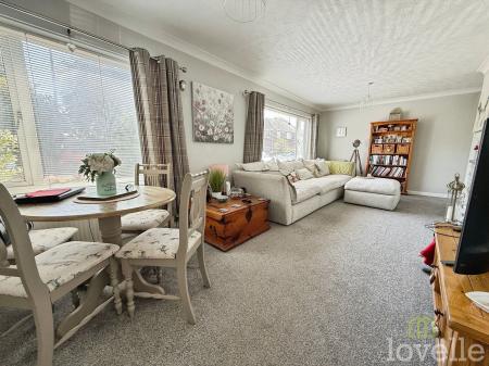 3 bedroom Semi-detached house for sale in Richmond Drive, North Hykeham, LN6