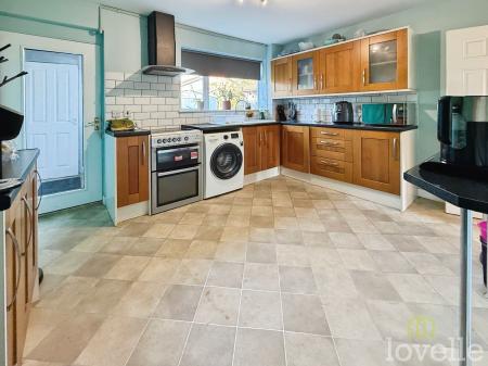 3 bedroom Terraced House for sale in Larchwood Crescent, Lincoln, LN6