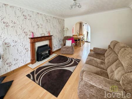 3 bedroom Semi-detached house for sale in Stenigot Road, Lincoln, LN6