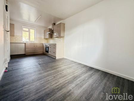 2 bedroom Semi-detached house to let in Gibson Green, Witham St. Hughs, LN6