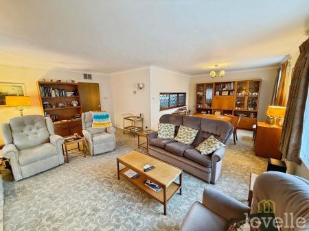 3 bedroom Detached bungalow for sale in Wetherby Crescent, Lincoln, LN6