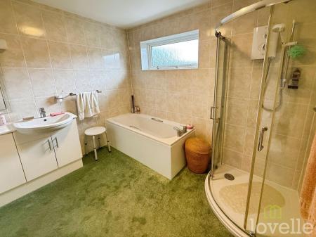 3 bedroom Detached bungalow for sale in Wetherby Crescent, Lincoln, LN6