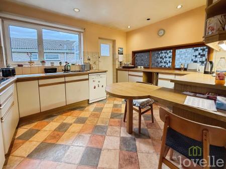 3 bedroom Detached bungalow for sale in Wetherby Crescent, Lincoln, LN6