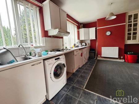 3 bedroom Semi-detached house for sale in Western Crescent, Lincoln, LN6