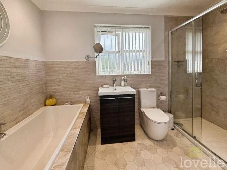 4 bedroom Detached house for sale in St. Georges Drive, Woodhall Spa, LN10
