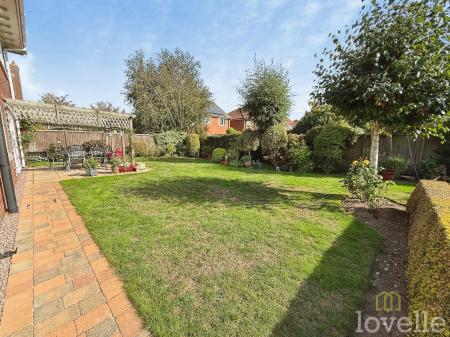 4 bedroom Detached house for sale in St. Georges Drive, Woodhall Spa, LN10