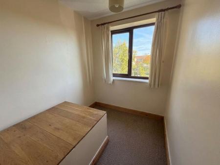 3 bedroom Semi-detached house for sale in Elsham Close, Lincoln, LN6