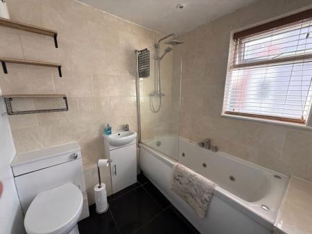 3 bedroom Terraced House for sale in Victoria Street, Bracebridge, LN5
