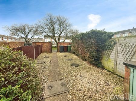 2 bedroom Terraced House to let in Lisburn Close, Lincoln, LN5