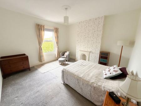 3 bedroom Semi-detached house for sale in South Park, Lincoln, LN5