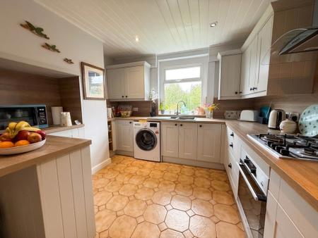 3 bedroom Semi-detached house for sale in South Park, Lincoln, LN5